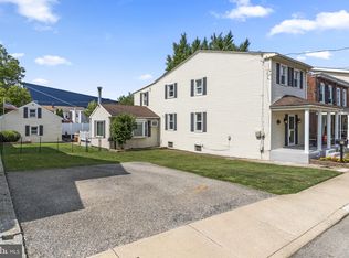 922 Stewart St, Bridgeport, PA 19405