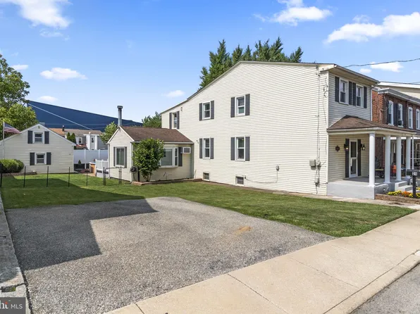 922 Stewart St, Bridgeport, PA 19405