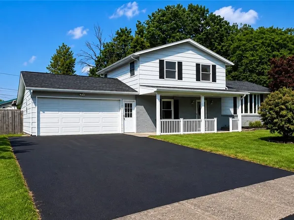 18 Riviera Dr, Rochester, NY 14624