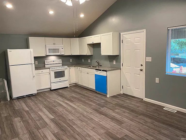 1407 Greenbush St #B — Photo 2