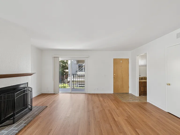 2429 Oswego St #B — Photo 4