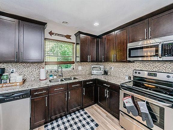 3rd image of 1819 Audrey Dr