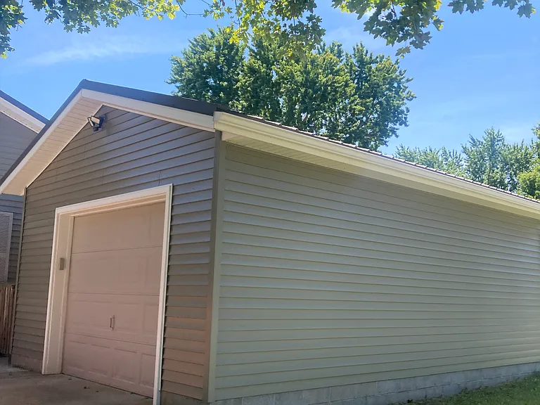3414 Michael Dr — Photo 2