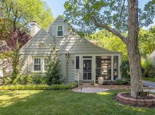 2104 W 49th St, Westwood Hills, KS 66205