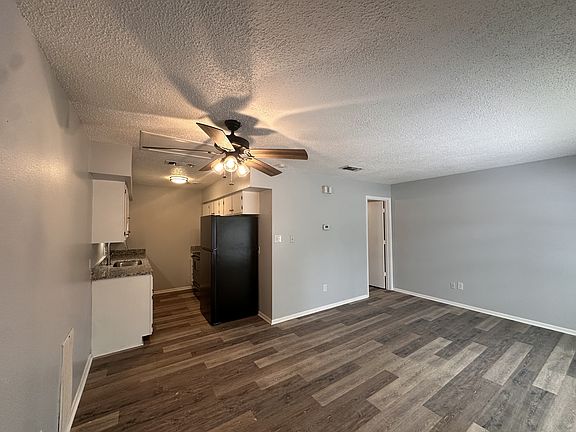 2nd image of 3801 Elizabeth St #2PINEY-12