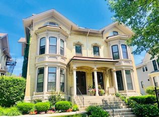 912 E Pleasant St APT 1, Milwaukee, WI 53202