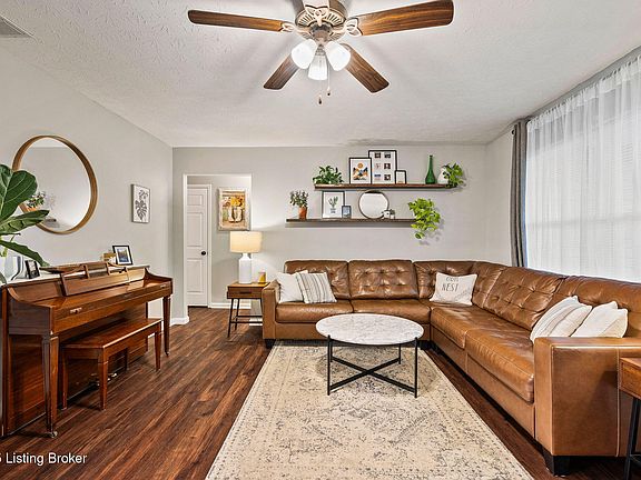 2nd image of 823 Webb Ln