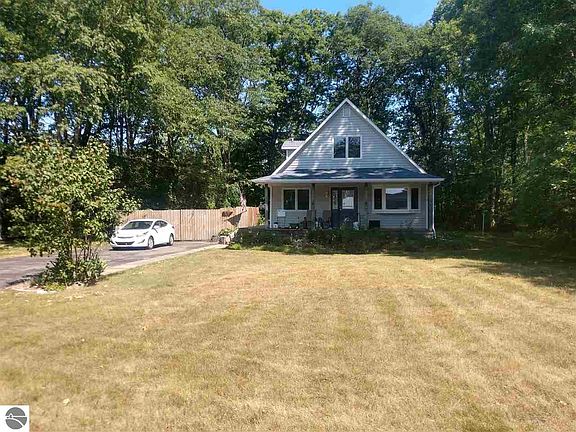 3rd image of 3839 E Michigan Ave