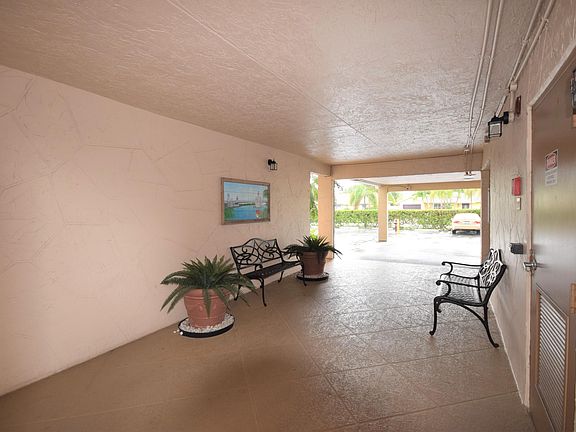 5th image of 300 NE 26th Avenue #3080