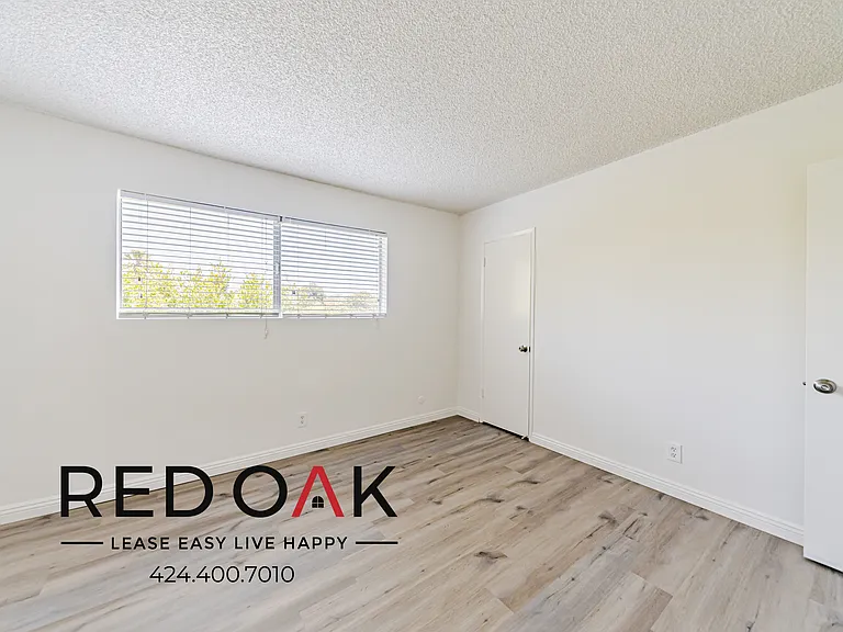 10741 Moorpark St #27 — Photo 17