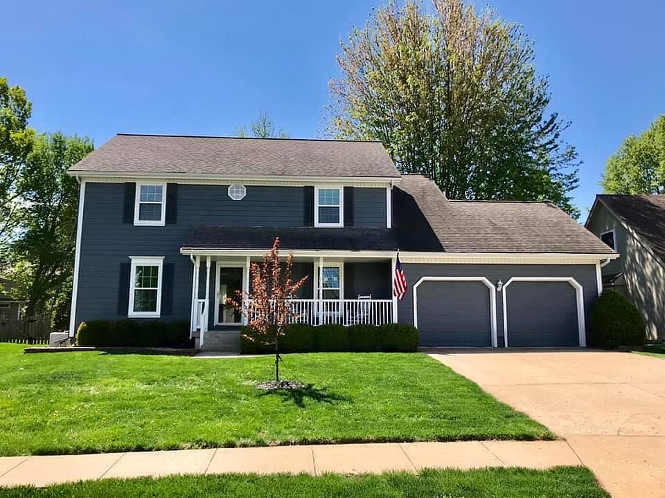 1st image of 1309 NE Oakwood Dr