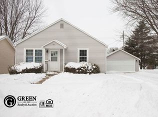 941 11th St, Henderson, NE 68371