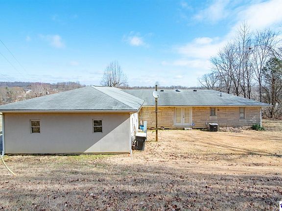 3rd image of 614 Lilac Rd