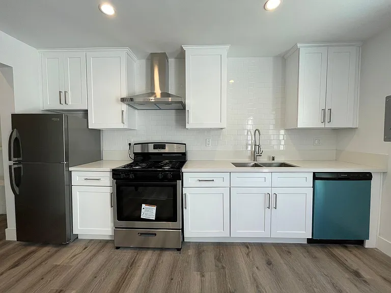 3227 Madera Ave — Photo 1