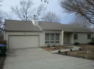 3307 SW Skyline Dr W, Topeka, KS 66614