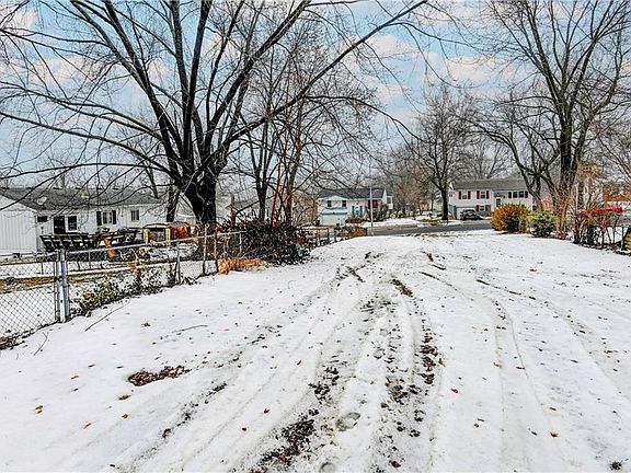 5th image of 2025 Belmont Blvd