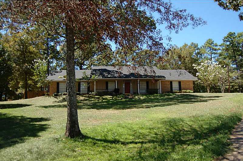 1st image of 332 Woodard Dr