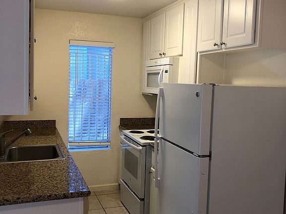 4th image of 3008 E St APT 9