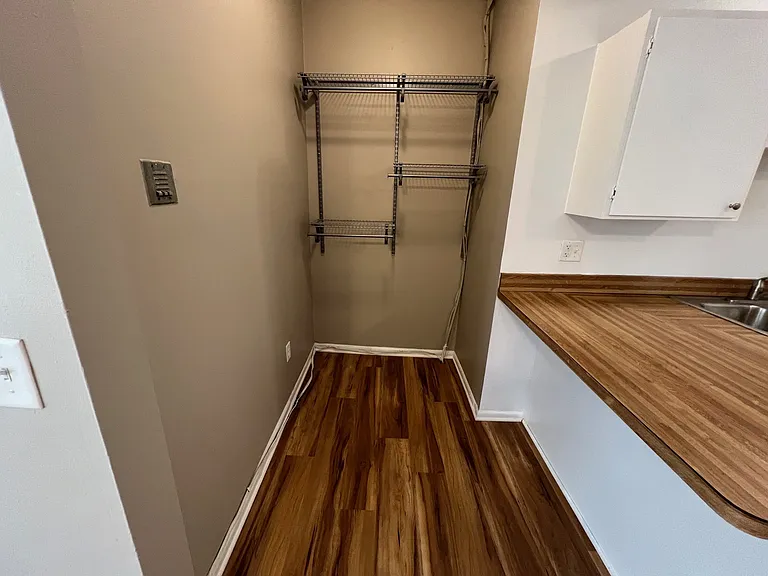 Stevens Square Apartments — Photo 28