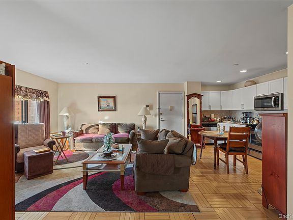 3rd image of 1600 Parkview Avenue #7C
