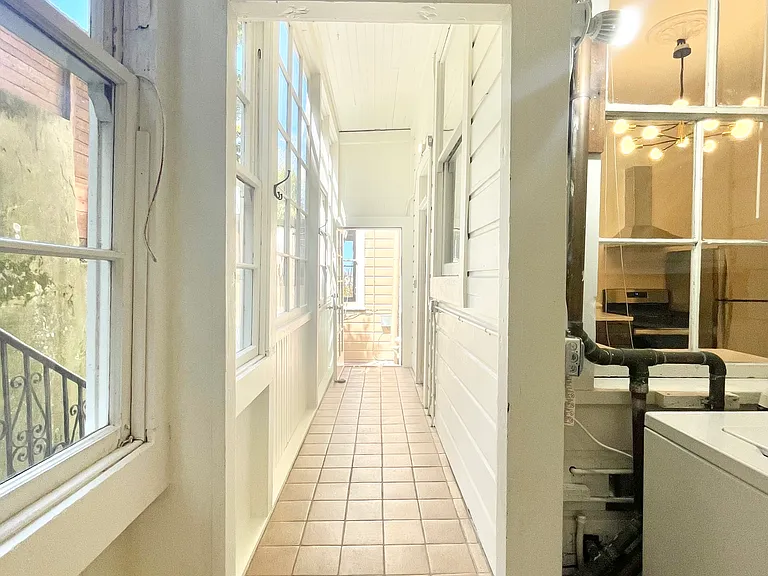 885 Waller St — Photo 20