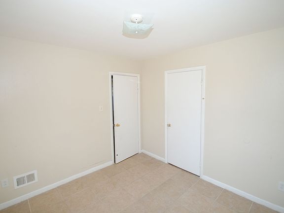 3rd image of 1518 W 39th St