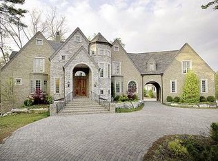 182 Thornhill Ln, Hendersonville, NC 28739