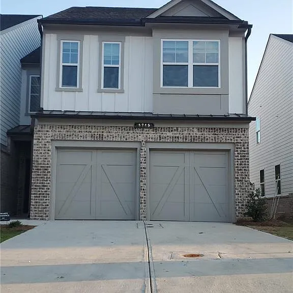 5745 Thornton Dr — Photo 2