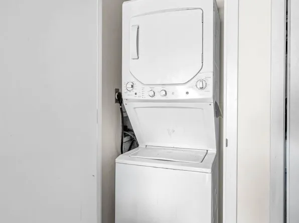 775 Lafayette Avenue image 16 of 28