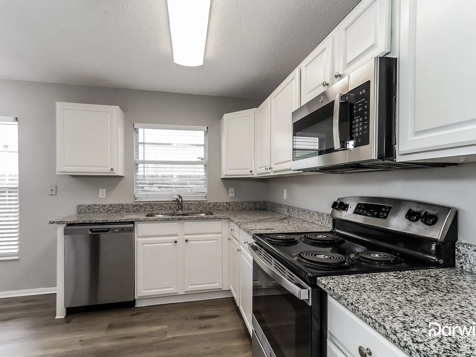 3 bed, 2.0 bath, 1410 sqft, $2,295 — Photo 2