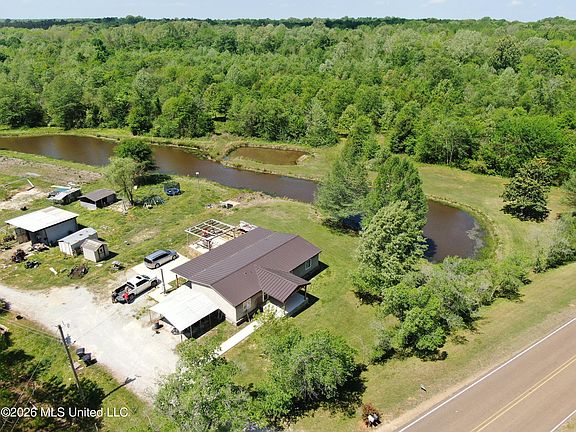 2nd image of 951 Mount Zion Rd