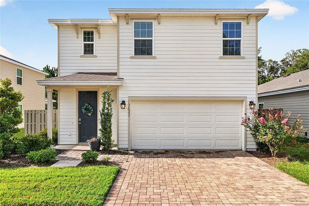 5 bed, 3.0 bath, 2414 sqft, $2,800 — Photo 3