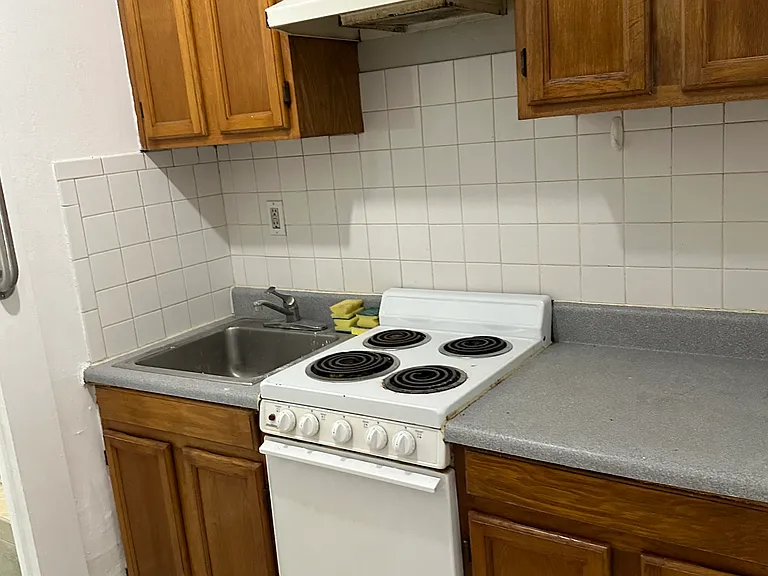 1375 Druid Rd E #2 — Photo 2