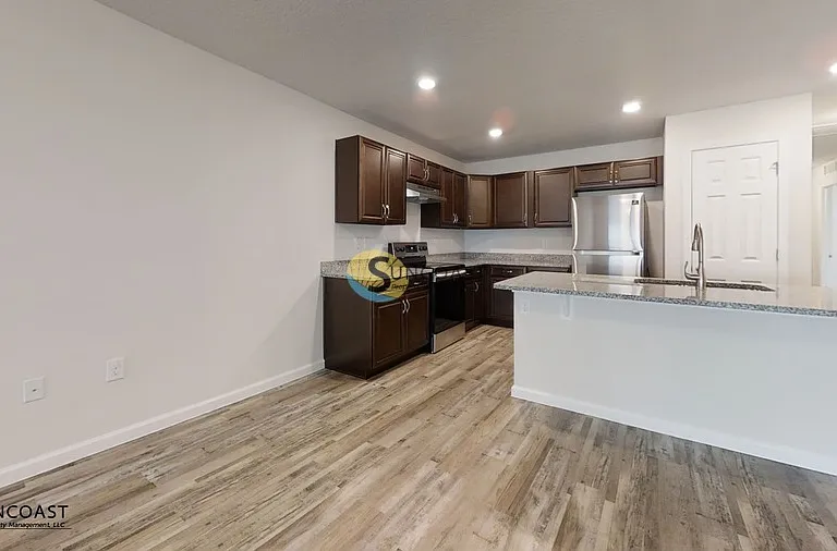 8 Union Ct #B — Photo 5