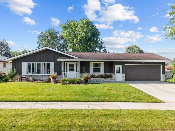 417 Manhattan St, Chilton, WI 53014