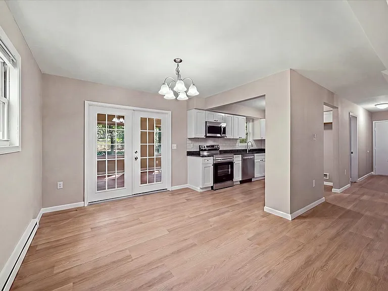 5617 Pembrook Dr — Photo 6