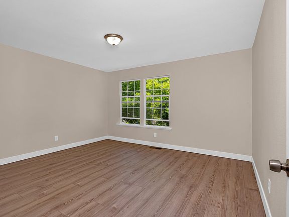 4th image of 3758 Morning Glory Ave