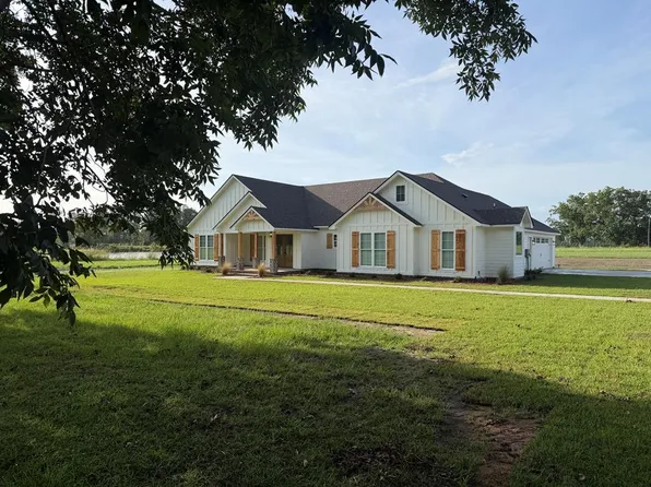 45 Lakeview Cir, Nashville, GA 31639