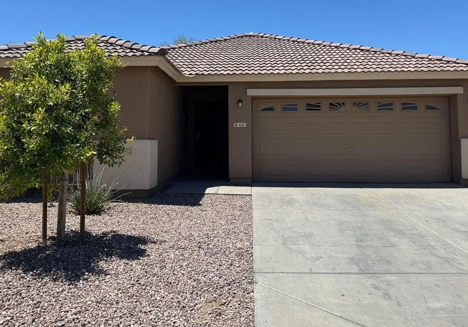 Excellent price on this 4 bedroom in a great Goodyear location! — Photo 1