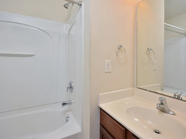 100-324 Stratford Lakes Dr — Photo 14