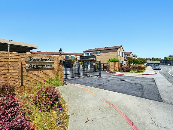2nd image of 95 Pennsylvania Dr #33
