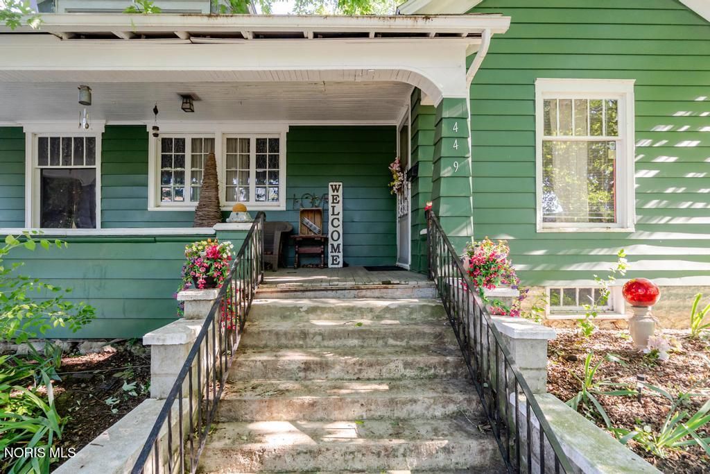 449 College Ave, Fostoria, OH - View 4