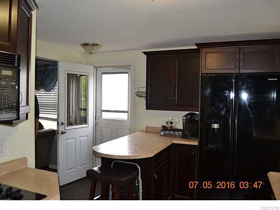 3rd image of 251 Chamberlin Dr