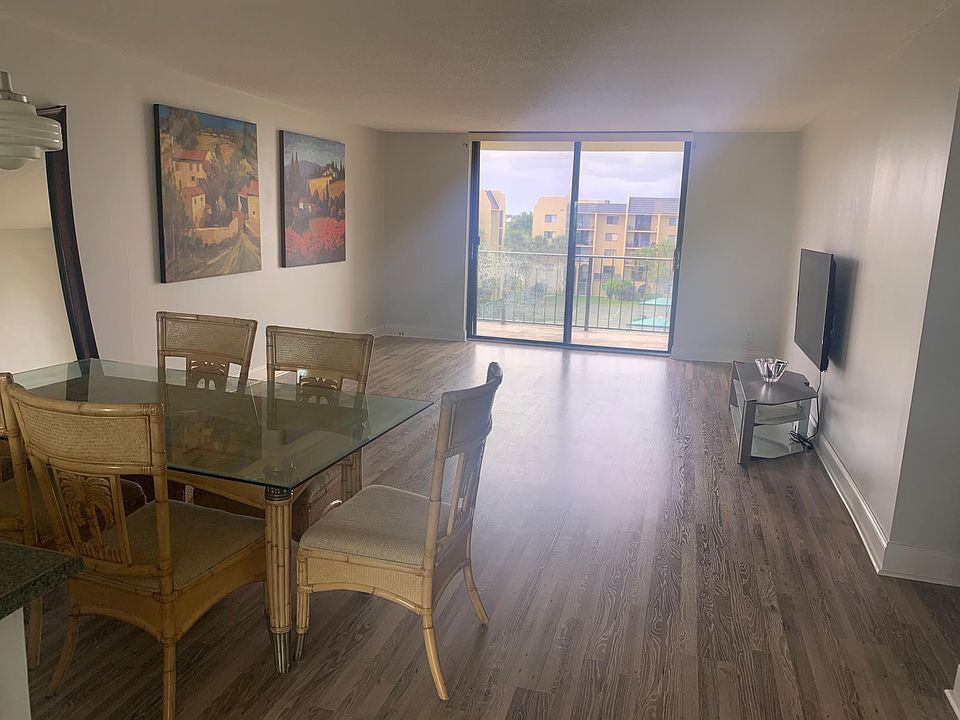 1st image of 2820 Tennis Club Dr APT 504