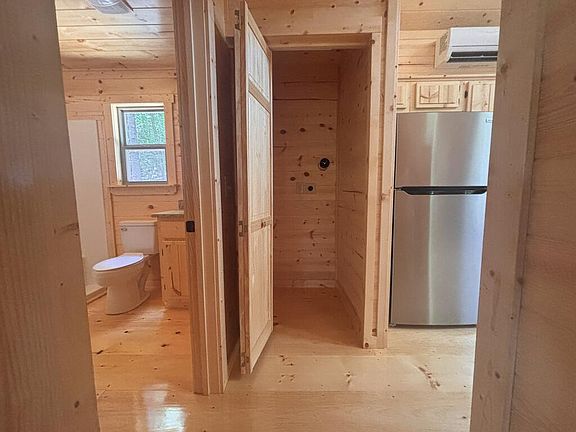 4th image of 730 Whispering Ridge Dr