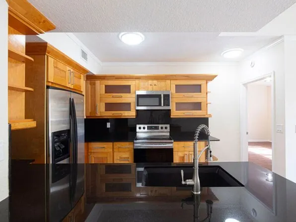 2400 Centergate Dr APT 202, Hollywood, FL 33025