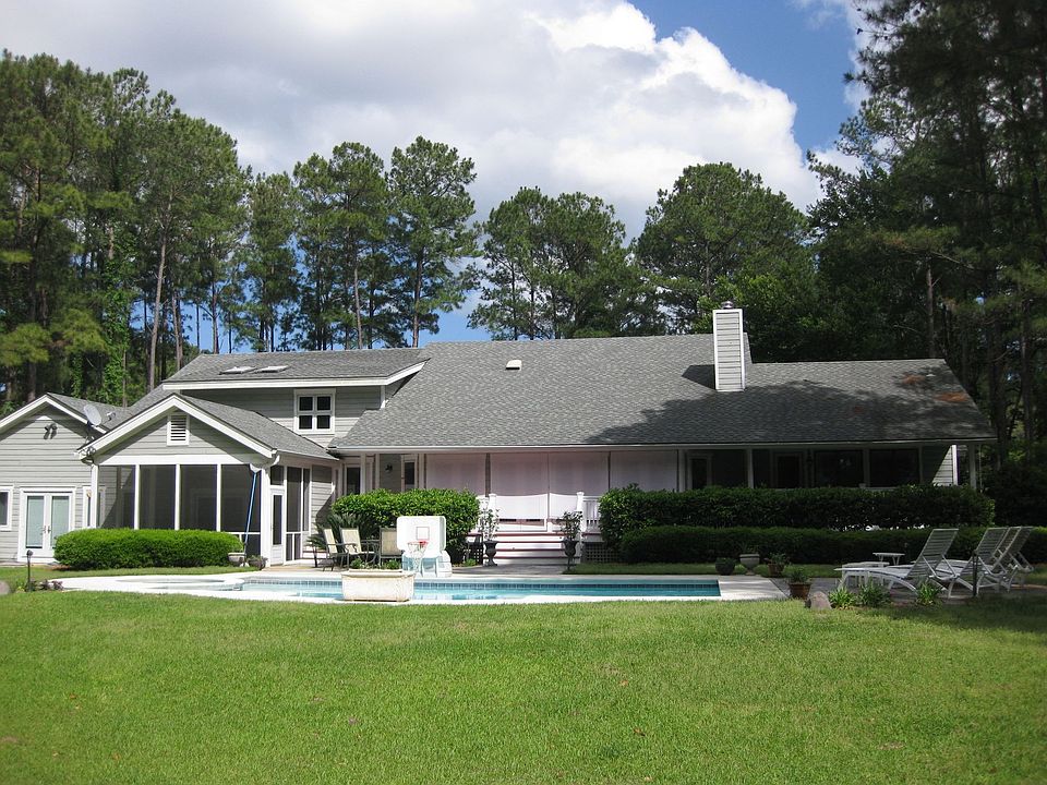 Rear (west) elevation