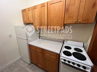 27 Park Dr APT 7, Boston, MA 02215