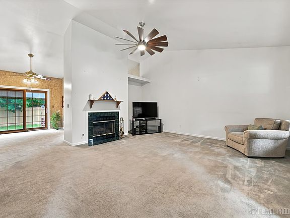 5th image of 473 Barnaby Dr