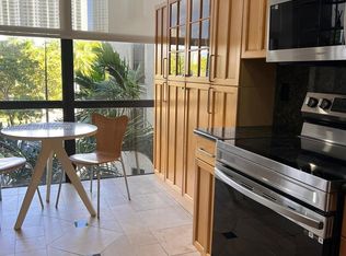 18181 NE 31st Ct APT 305, Aventura, FL 33160